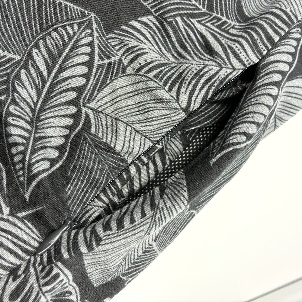 Unique And Stunning Leaf Pattern Top - image 3